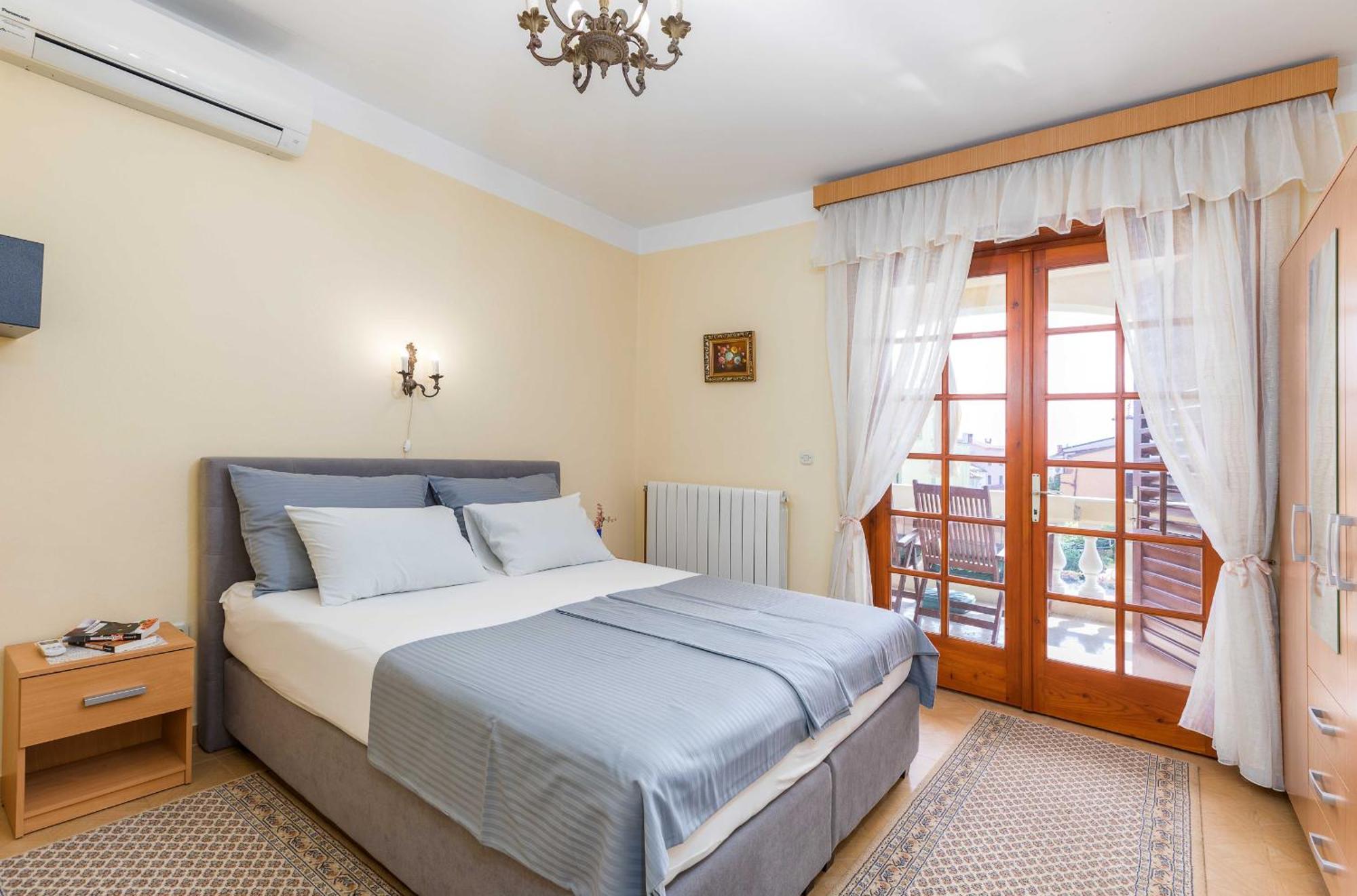 Villa Nada In Fazana - Near The Beach Екстериор снимка