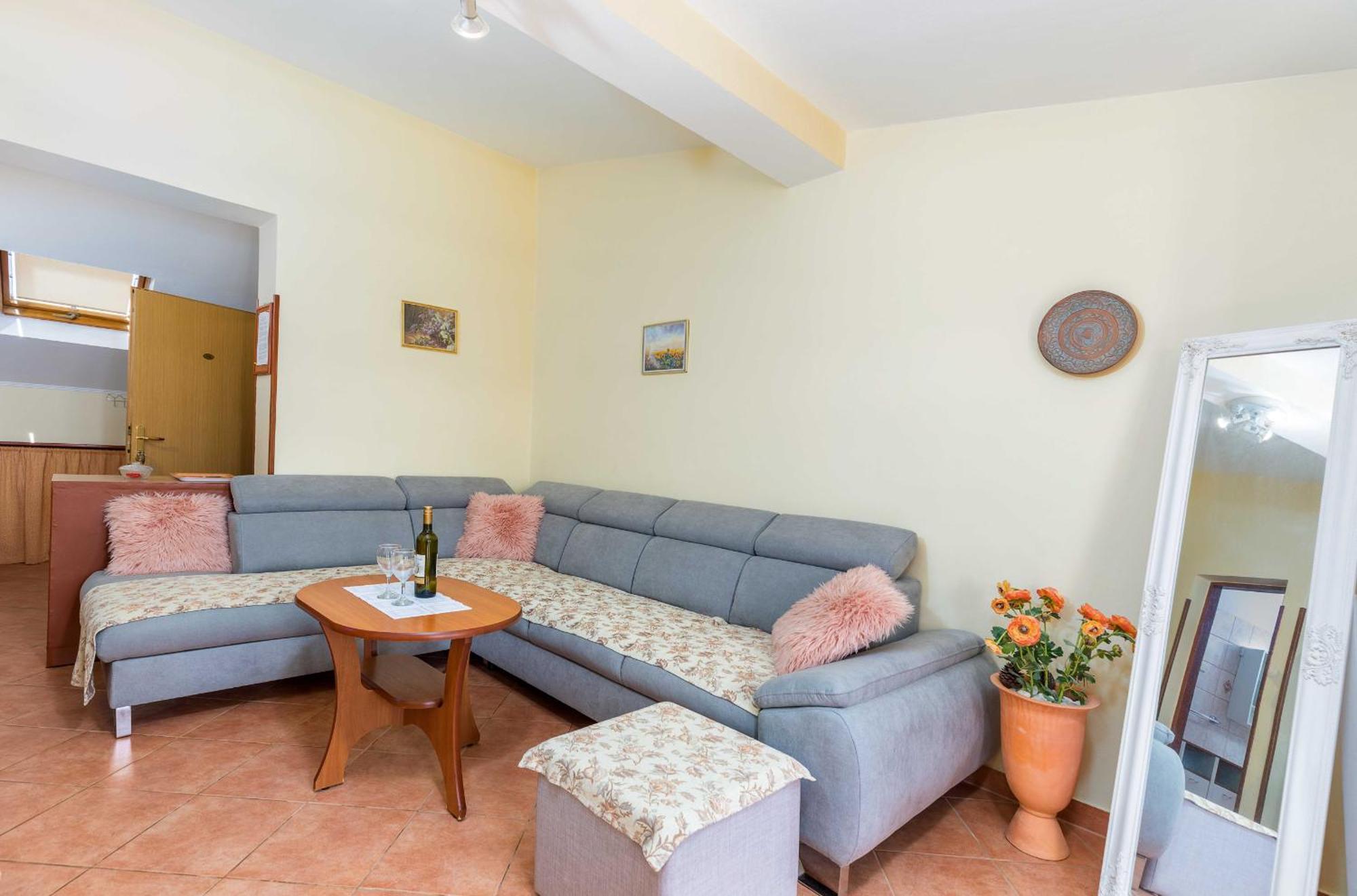 Villa Nada In Fazana - Near The Beach Екстериор снимка
