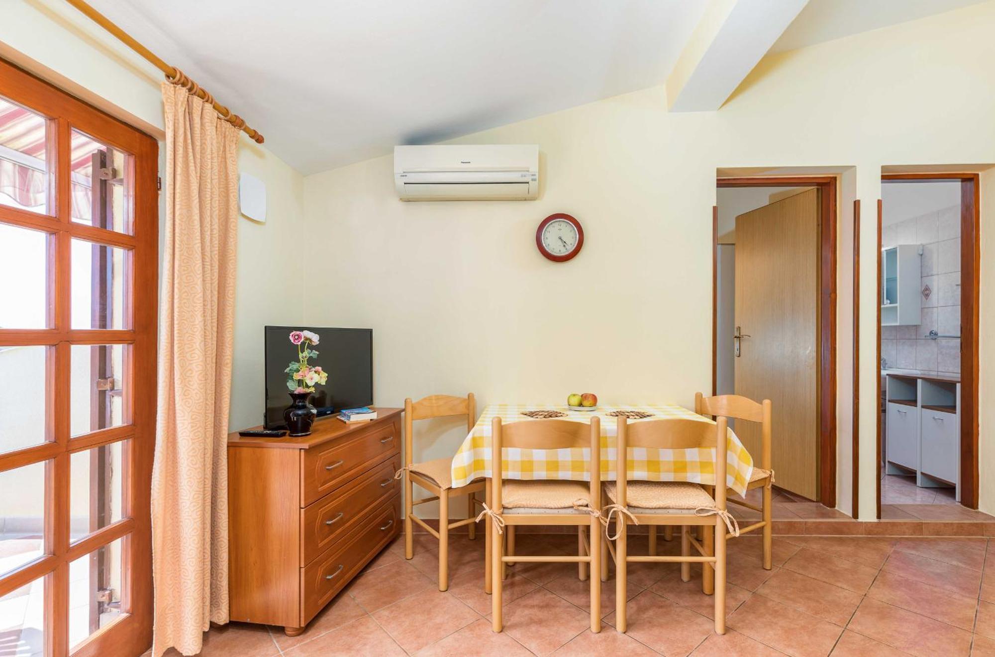 Villa Nada In Fazana - Near The Beach Екстериор снимка